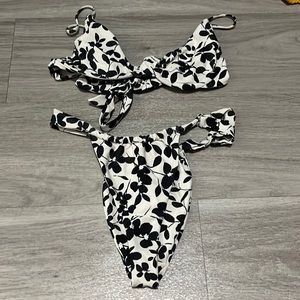 Skatie Greenwich Bikini Kate XS and Bobbi S - EUC